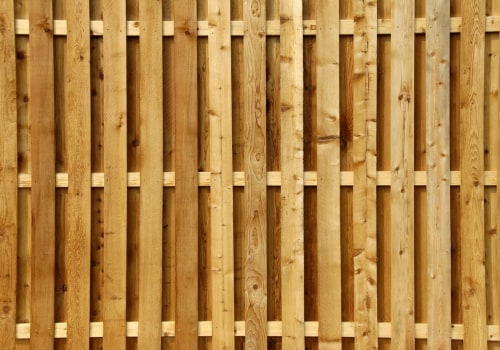 Clôtures en bois traité sous pression : un guide complet